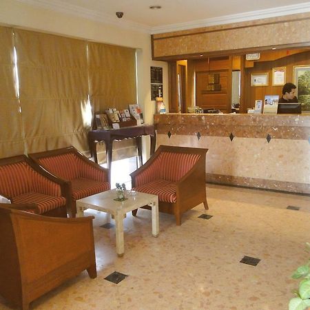 Holiday Villa Hotel City Centre Phnom Penh Ngoại thất bức ảnh