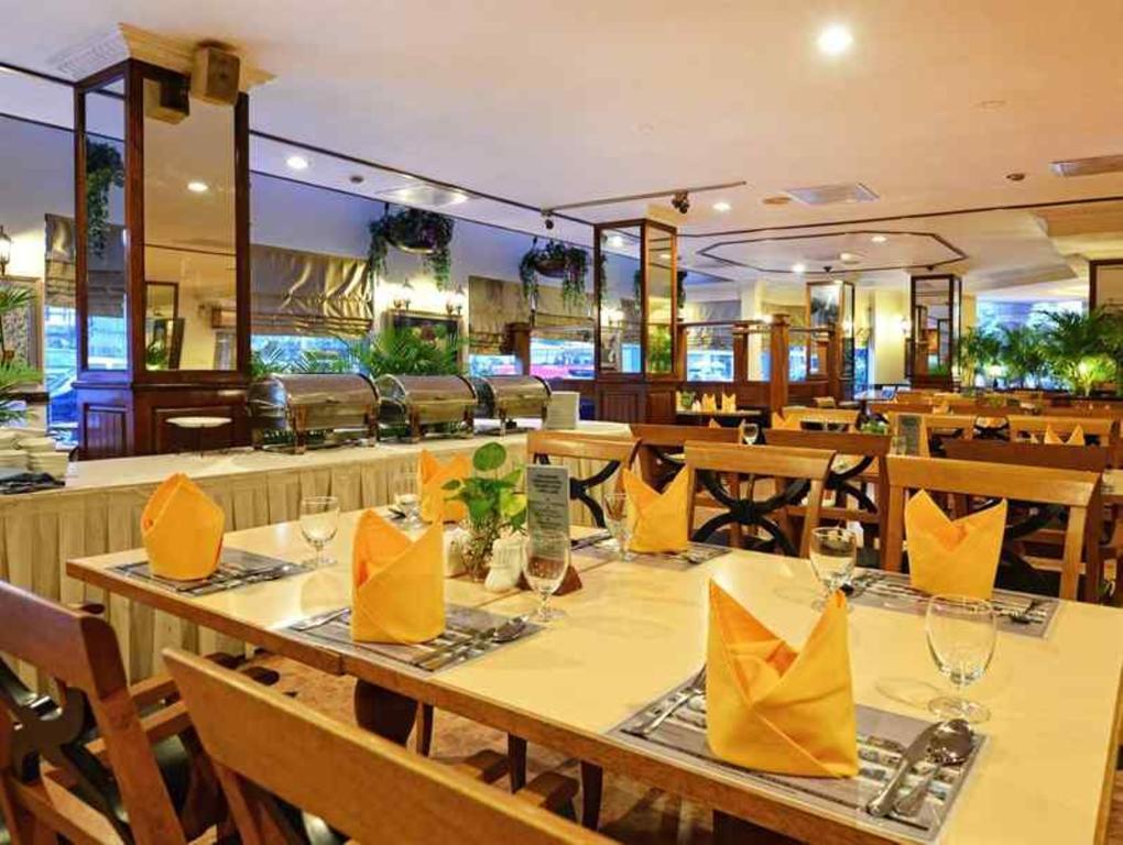 Holiday Villa Hotel City Centre Phnom Penh Ngoại thất bức ảnh