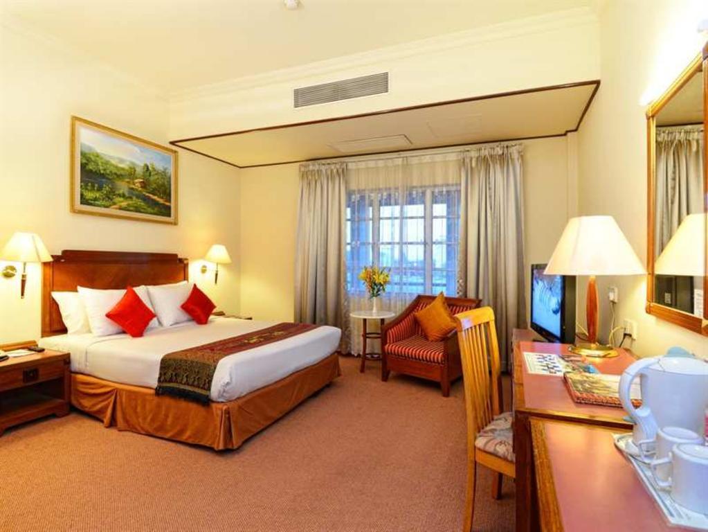 Holiday Villa Hotel City Centre Phnom Penh Ngoại thất bức ảnh