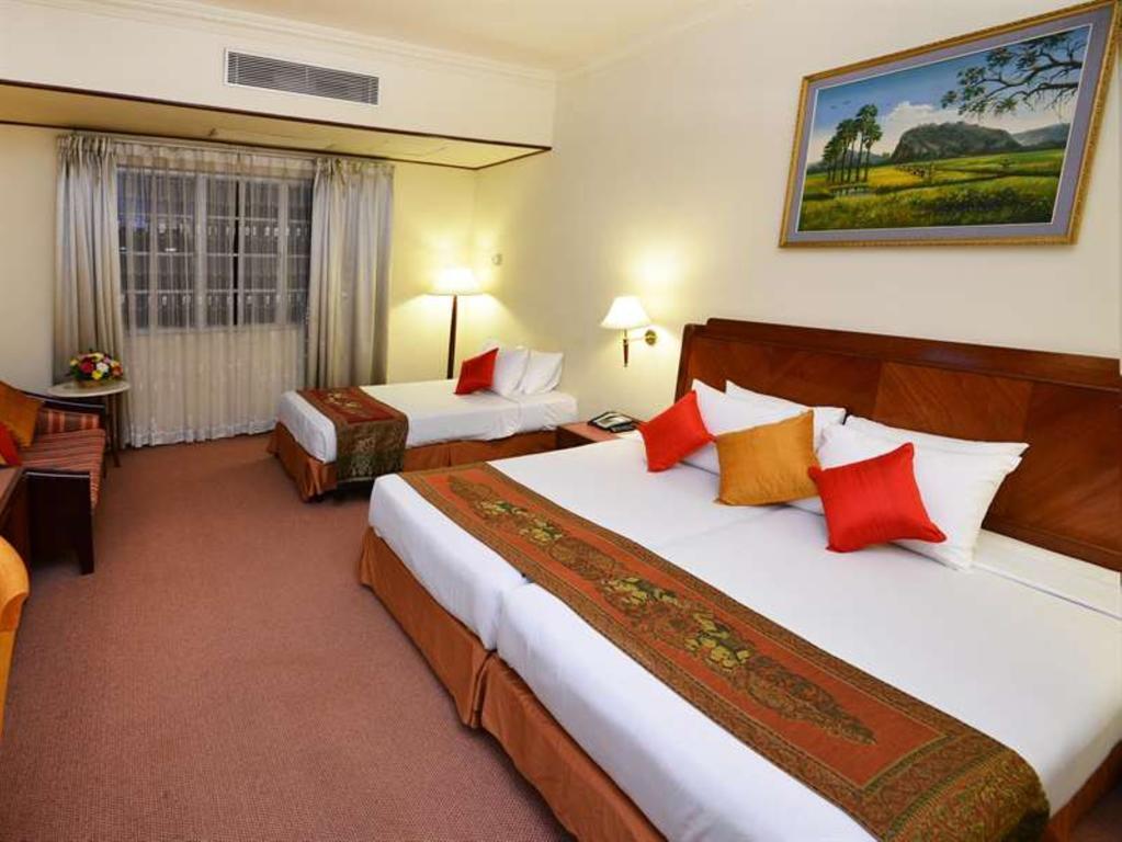 Holiday Villa Hotel City Centre Phnom Penh Ngoại thất bức ảnh