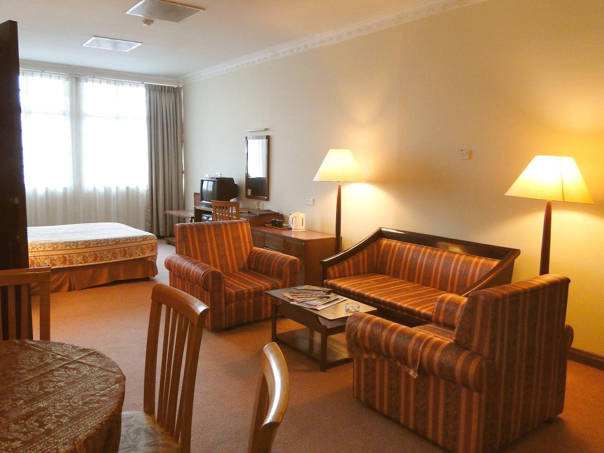 Holiday Villa Hotel City Centre Phnom Penh Ngoại thất bức ảnh