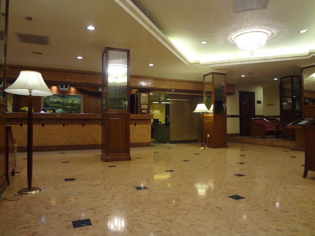 Holiday Villa Hotel City Centre Phnom Penh Ngoại thất bức ảnh