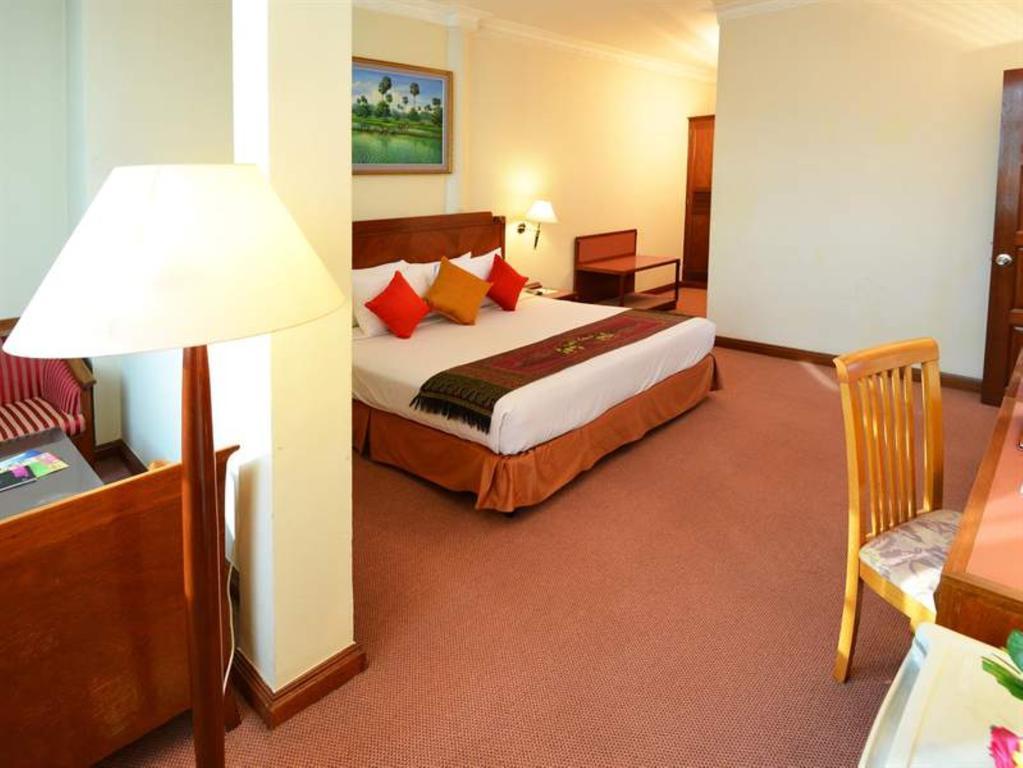 Holiday Villa Hotel City Centre Phnom Penh Phòng bức ảnh