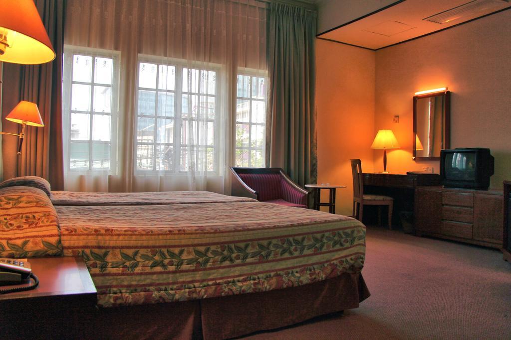 Holiday Villa Hotel City Centre Phnom Penh Phòng bức ảnh