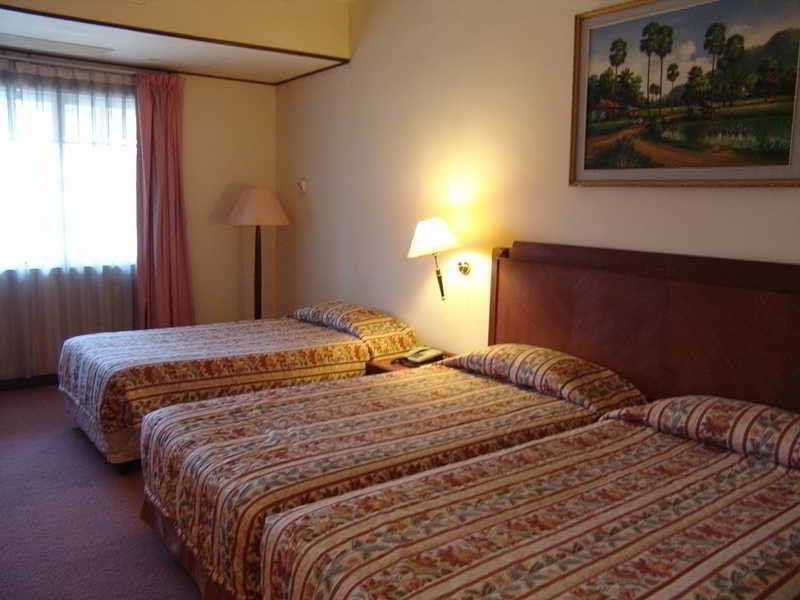 Holiday Villa Hotel City Centre Phnom Penh Ngoại thất bức ảnh
