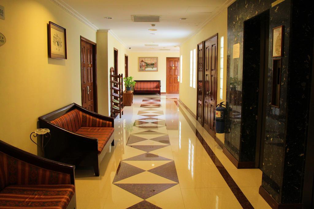 Holiday Villa Hotel City Centre Phnom Penh Ngoại thất bức ảnh
